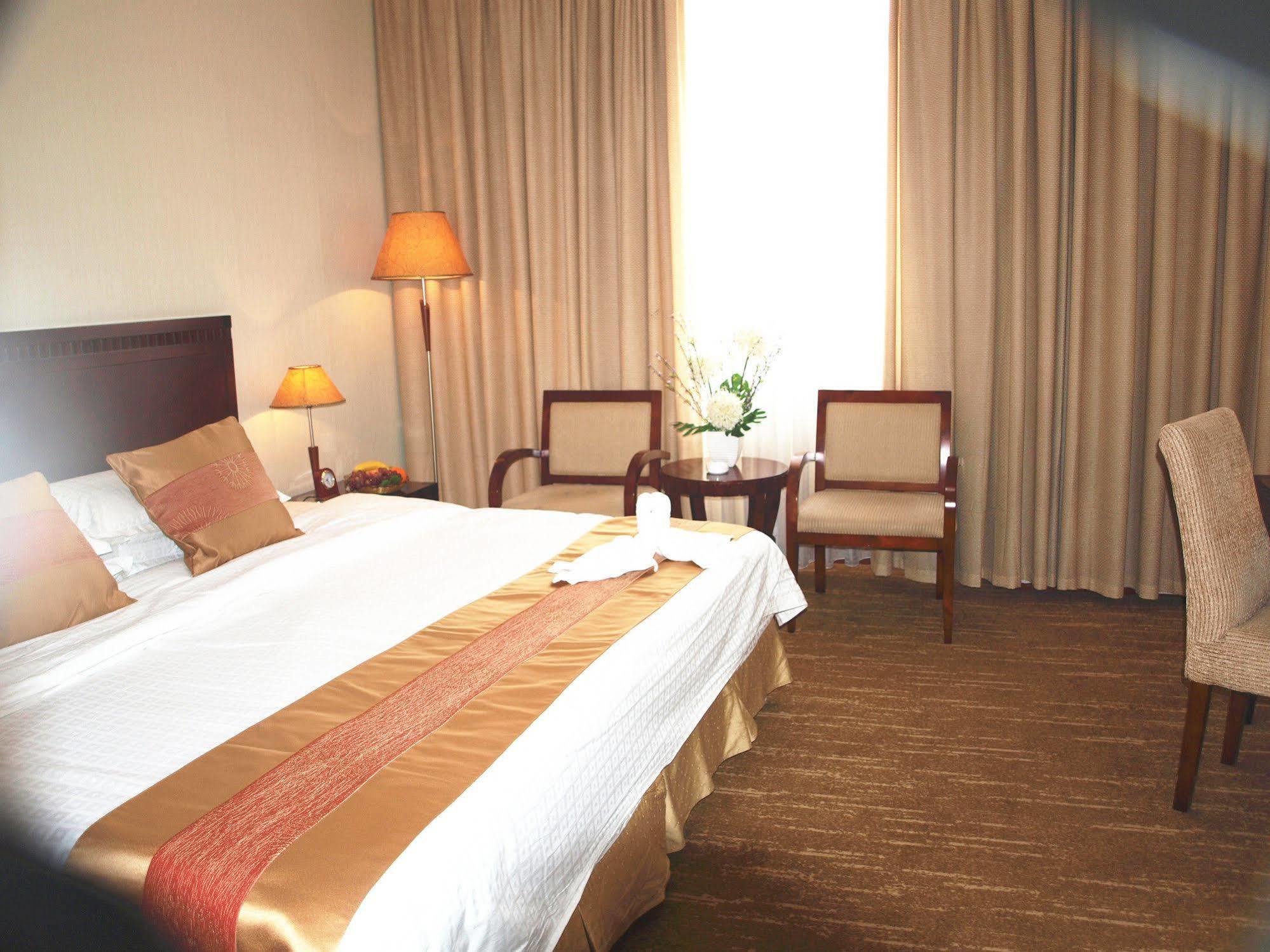 Century Hotel Taicang Екстериор снимка