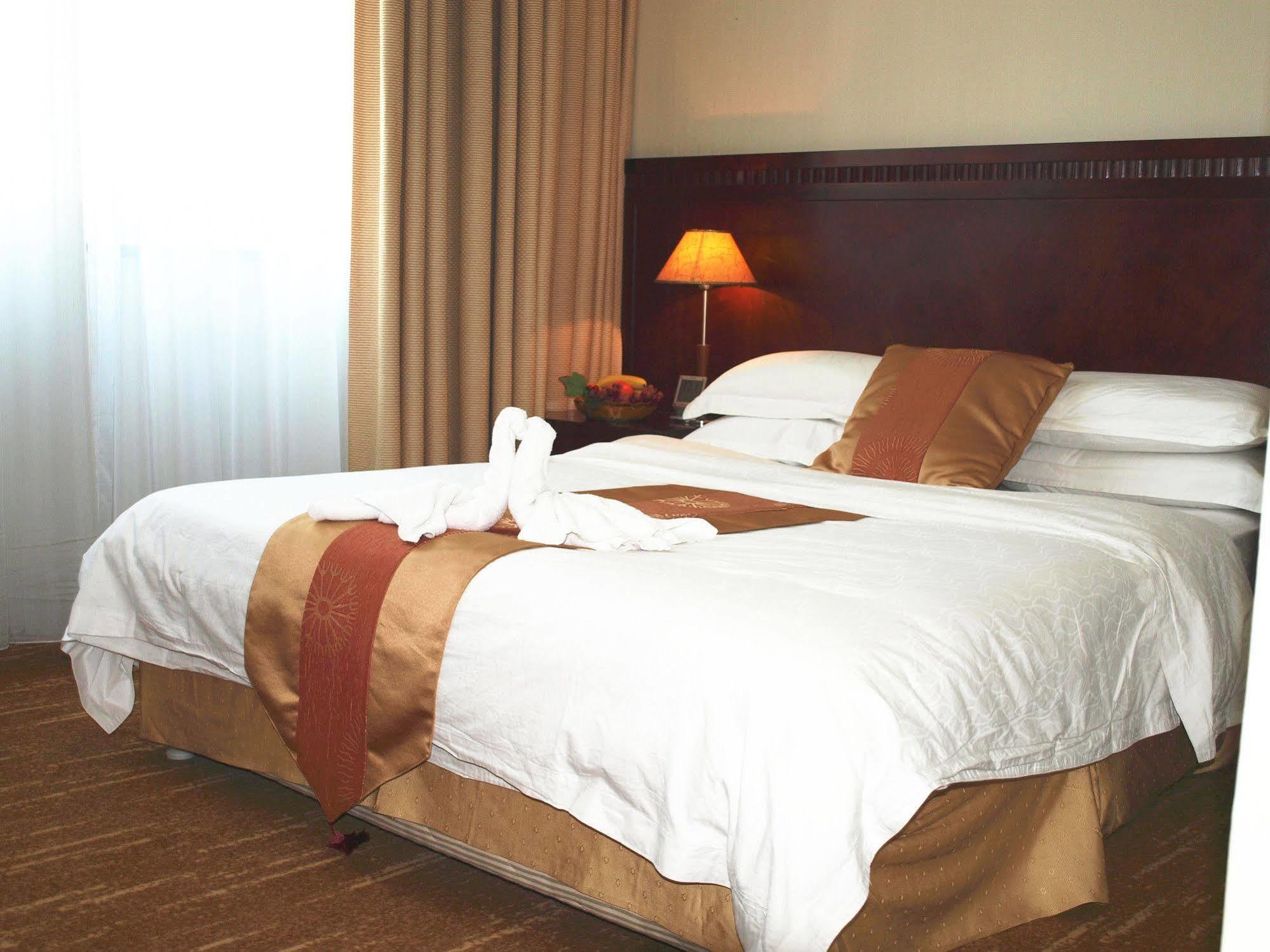 Century Hotel Taicang Екстериор снимка